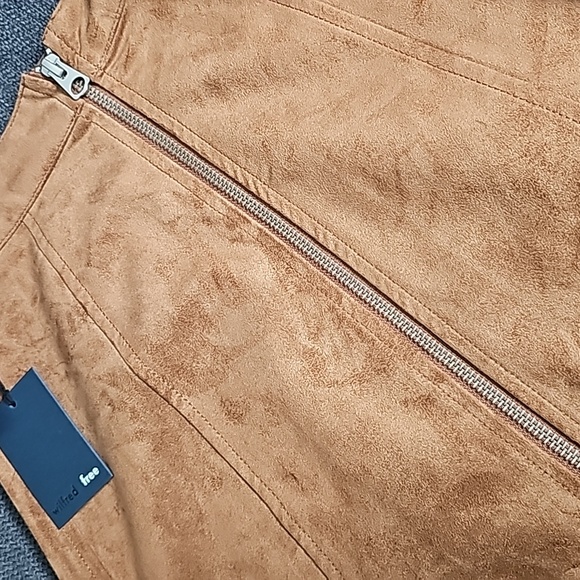 Aritzia Wilfred Free Dark Camel Vegan Suede Mini Skirt Size 2 - Picture 2 of 8